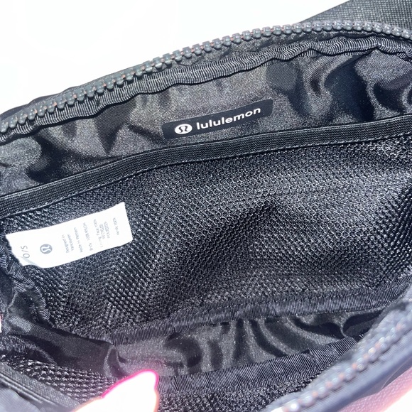 Lululemon Everywhere Belt Bag 1L - Picture 12 of 16